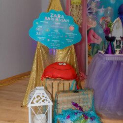 A room with many different items on the floor